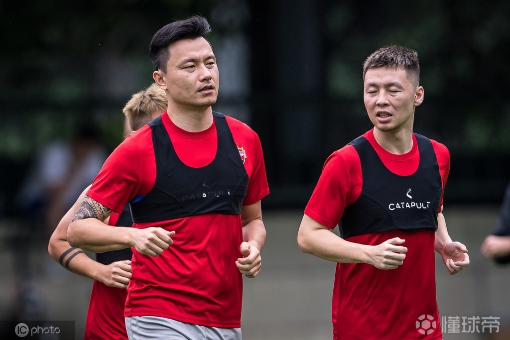 包含斯图加特今晨豪取连胜，志在足总杯名次提升，信心回归，年轻球员得到机会的词条